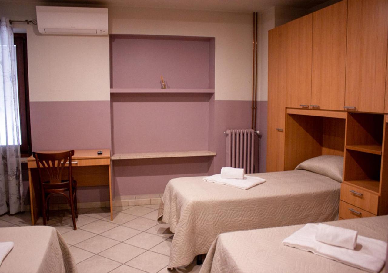Trattoria Due Citroni Hotel Casalgrasso Екстериор снимка