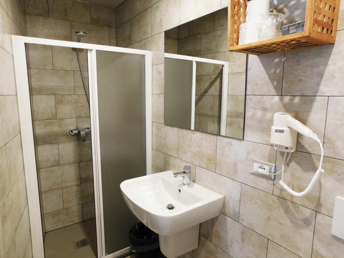 Trattoria Due Citroni Hotel Casalgrasso Екстериор снимка